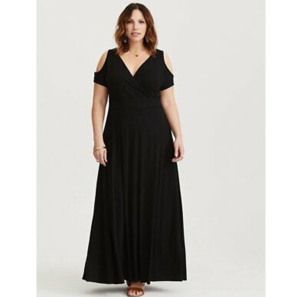 Torrid (sz 3) cold shoulder maxi dress, black